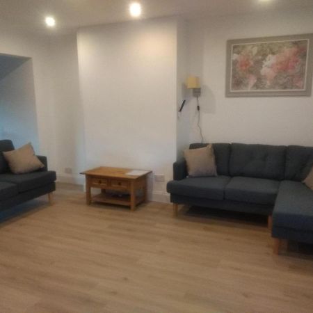 Cheltenham - 3 Bedroom, Parking, Disneyplus Luaran gambar